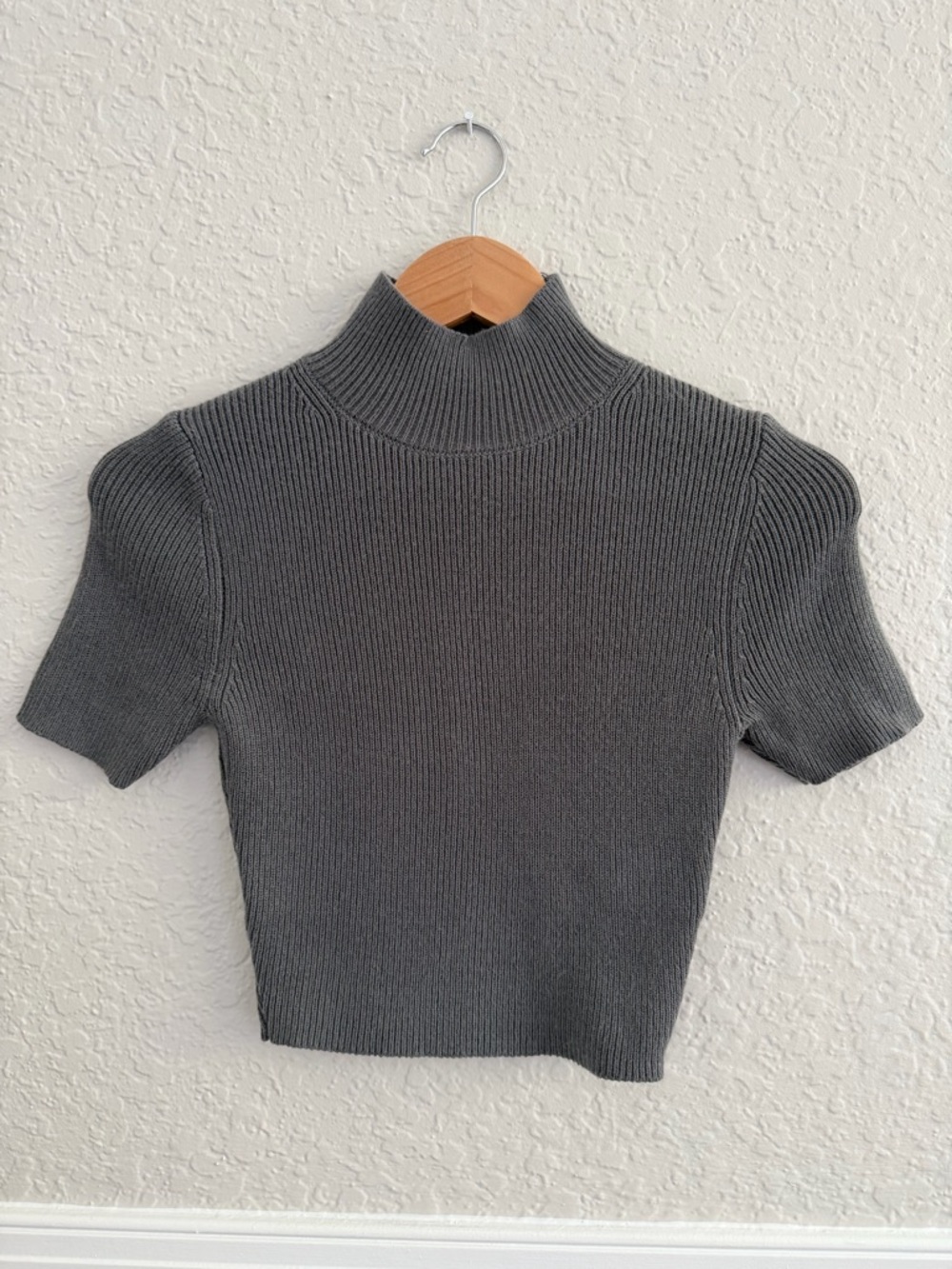 Zara Charcoal Gray Short Sleeve Mock Neck Knit Top